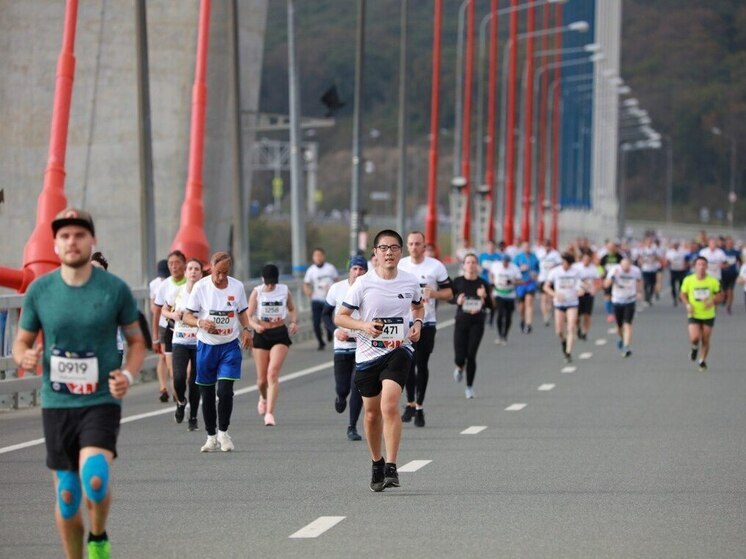 Хабаровчане могут принять участие в беговом марафоне «Мосты Владивостока»
