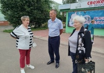 Депутат Орловского областного Совета народных депутатов Михаил Вдовин вчера, 19 августа, пообщался с жителями 909 квартала Заводского района регионального центра