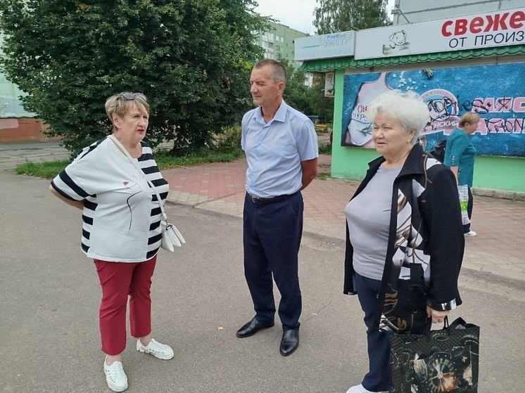 Депутат Орловского областного Совета народных депутатов Михаил Вдовин вчера, 19 августа, пообщался с жителями 909 квартала Заводского района регионального центра