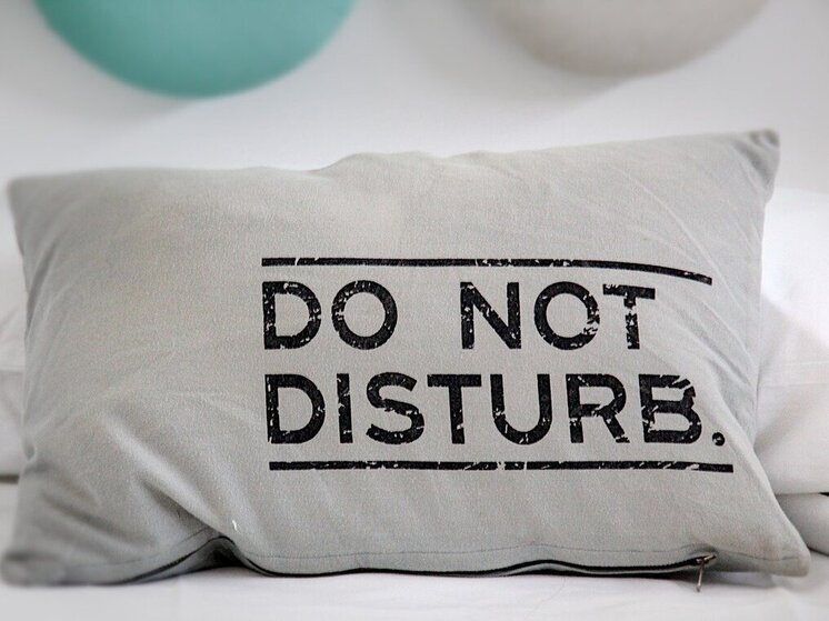 Не стирайте подушки, пока не прочтете это: 5 правил, которые сохранят форму и чистоту надолго