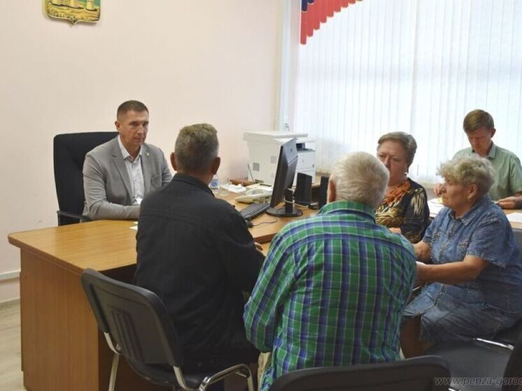 Олег Денисов рассмотрел десять обращений пензенцев на личном приеме