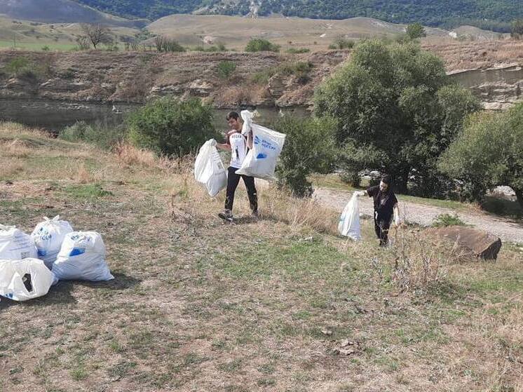 Более 25 тысяч жителей Карачаево-Черкесии вышли на уборку ко Дню республики