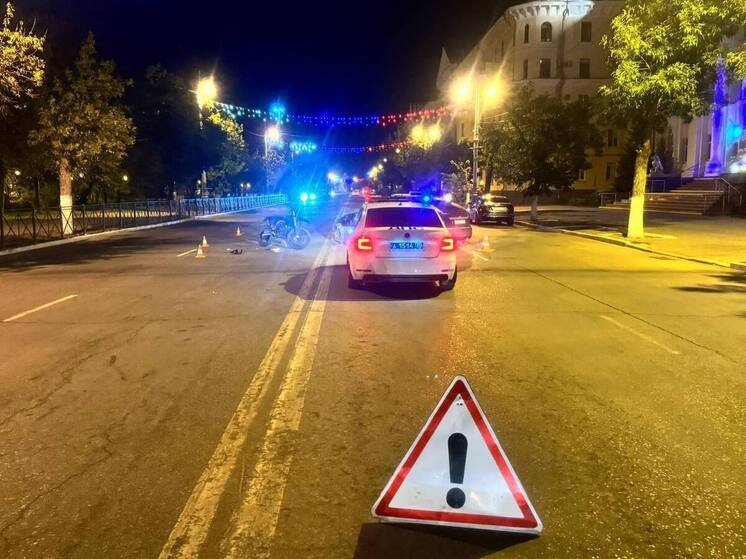 Прокуратура взяла под контроль расследование ДТП в Астрахани, где иномарка сбила двух подростков на мотоцикле