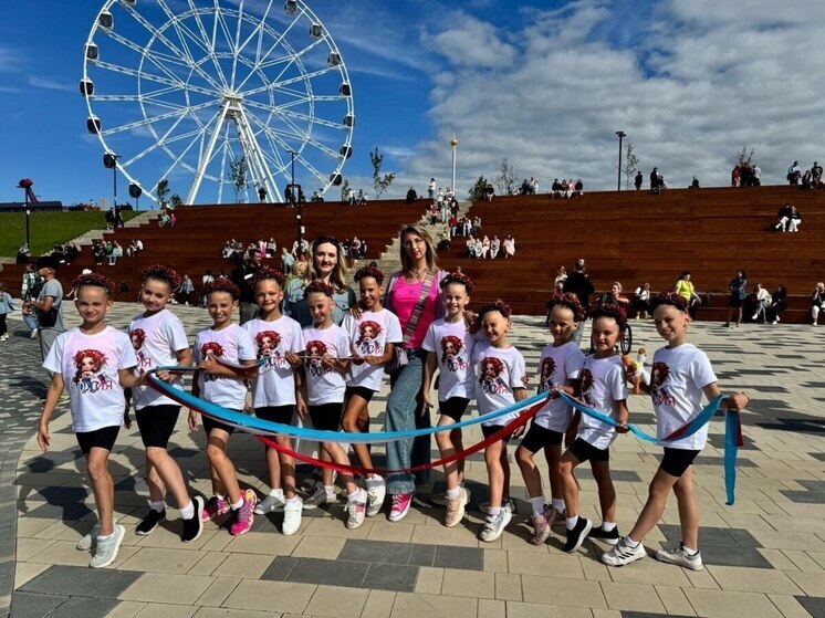 Гимнастки православного спортивного клуба приняли участие в псковском фестивале «Детство без преград»