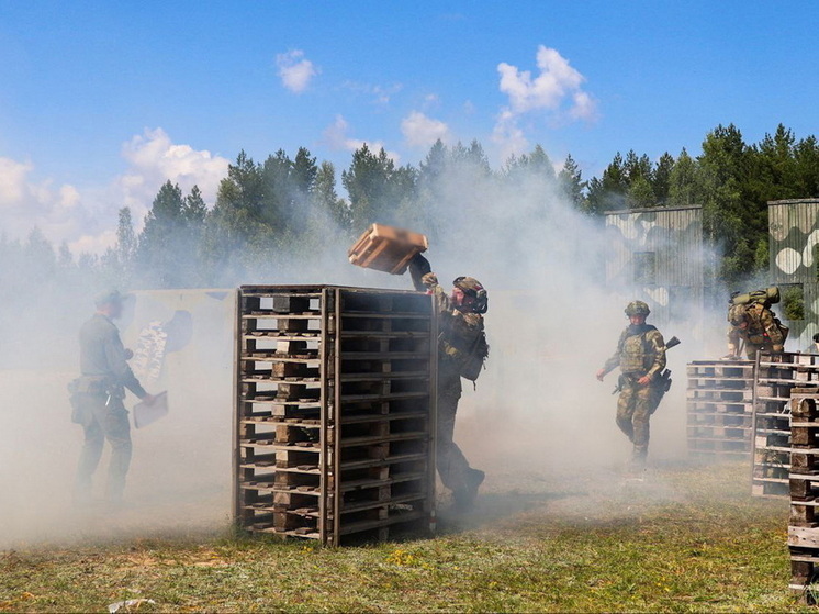 В Марий Эл прошли тактико-специальные соревнования среди спецподразделений, посвящённые памяти погибшего бойца СОБР