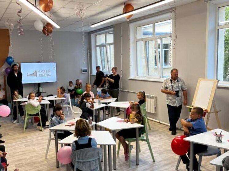 Для празднования Дня Государственного флага в детских центрах ЛНР и ДНР разработаны спецпрограммы