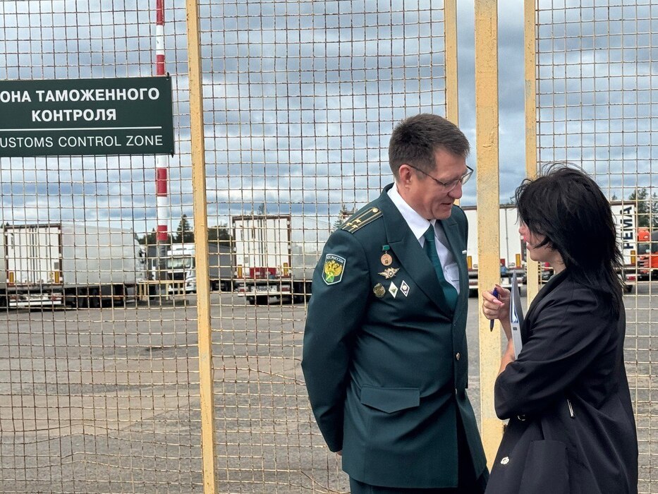 Цветы на таможенном контроле 2