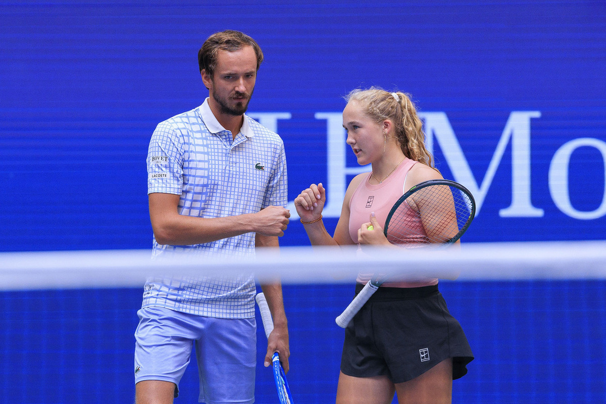 На смену миксту пришла квалификация, а главные звёзды ждут своего часа