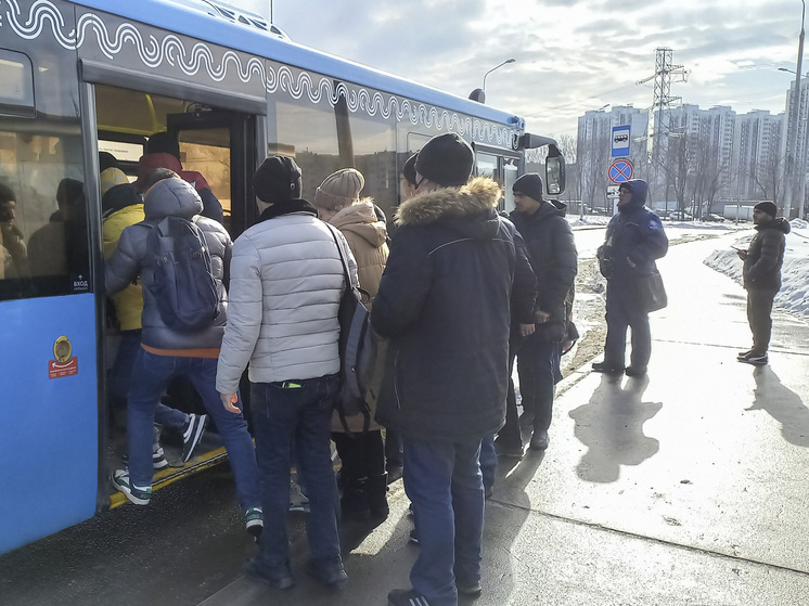 В ночь со вторника на среду в российские новостные ленты прилетело известие из-за океана: Дональд Трамп распорядился выкрасить стену на границе с Мексикой в черный цвет