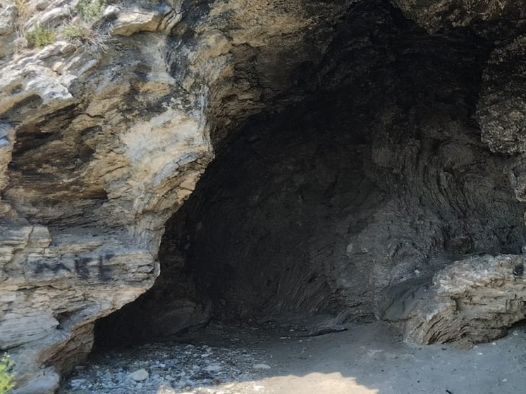 Полицейские забрали сына россиянки Кутиной, жившей в пещере в Индии с детьми