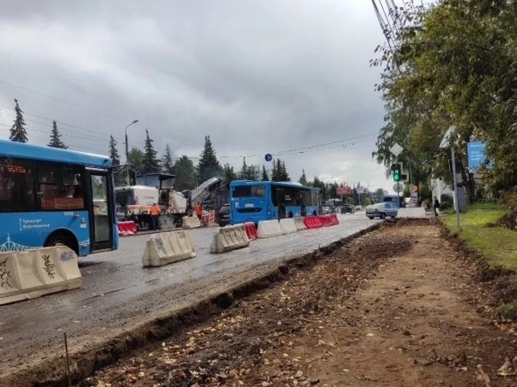 На улице Выборной в Новосибирске объявлен режим повышенной готовности из-за обвала откоса