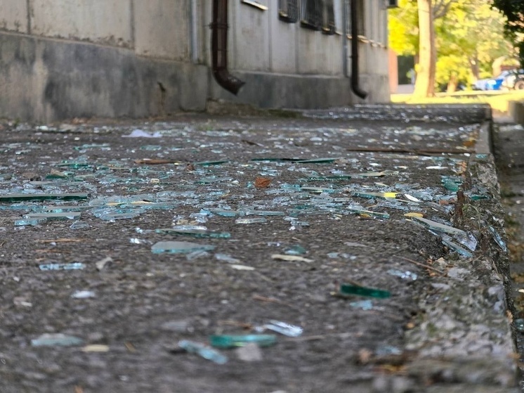 В Сальске материальную помощь после атаки БПЛА получили 182 человека