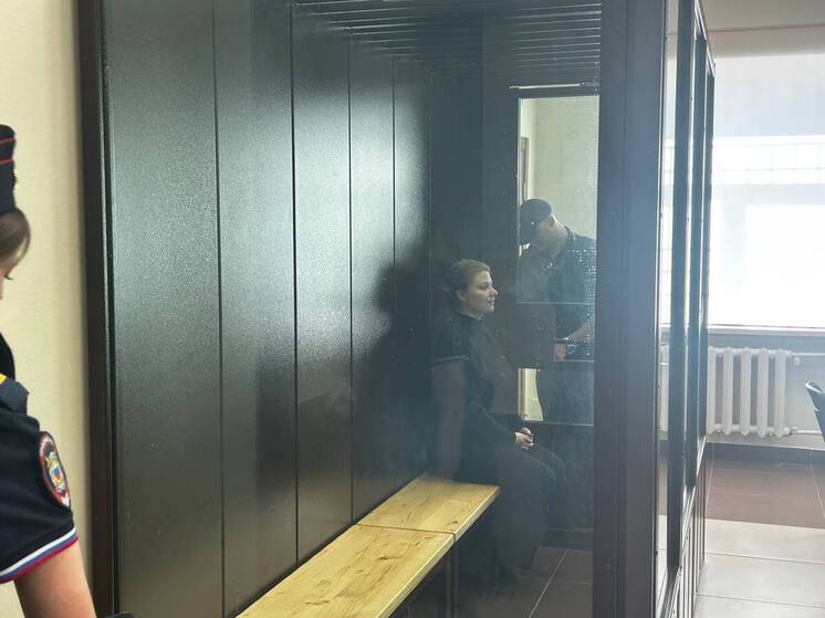 Индустриальный районный суд краевой столицы 21 августа вынес приговор обвиняемой в мошенничестве на 121 млн рублей бывшей управляющей агентством недвижимости «Жилфонд Барнаул» Людмиле Авдюхиной. Ее признали виновной в хищениях и приговорили к семи годам лишения свободы, передает корреспондент «МК на Алтае» из зала суда.