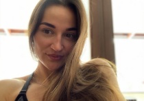 30-летняя российская лыжница Юлия Белорукова (после замужества Ступак) отдохнула с семей не на морском курорте, а в деревне. Олимпийская чемпионка не упустила случая сделать красивые фото.