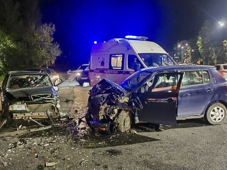 Двое детей 6 и 7 лет попали в больницу после ДТП в Воронеже