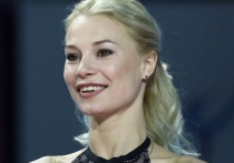 Выступавшая в парном катании российская фигуристка Евгения Тарасова показала, как выглядит на последних сроках беременности. 30-летняя спортсменка, которая совсем скоро впервые станет мамой, не расстается со спортом.