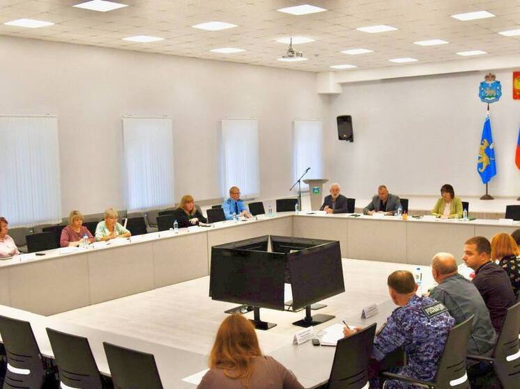 Вопросы безопасности образовательных учреждений обсудили в Псковском районе