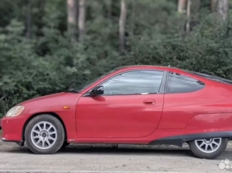 В Новосибирске продают редкий гибрид Honda Insight за 550 тысяч рублей