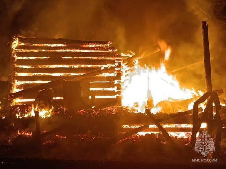 Две бани полыхали в Тверской области