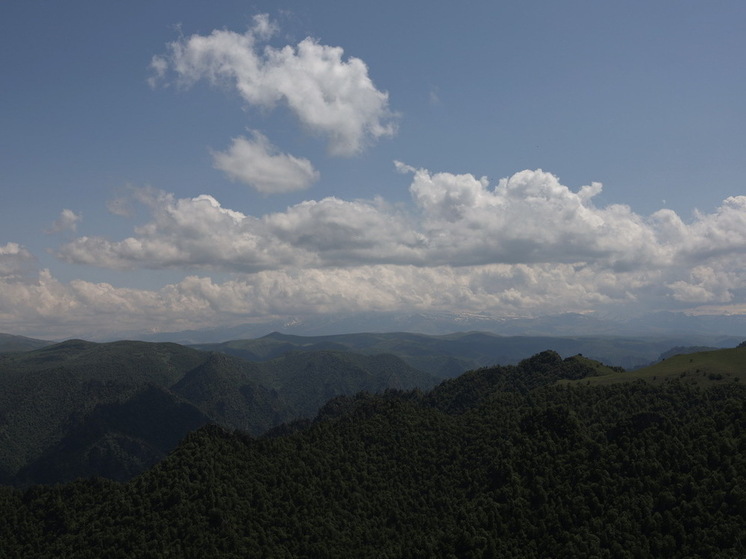 Альпинист Шатаев: трудно сказать, жива ли застрявшая на пике Наговицына
