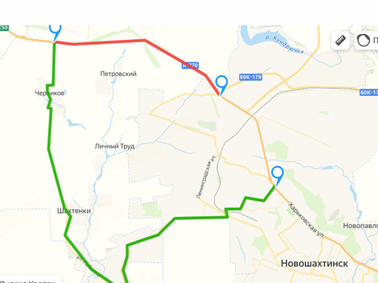 Из-за пожара трассу в районе Новошахтинска временно закрыли для проезда автотранспорта