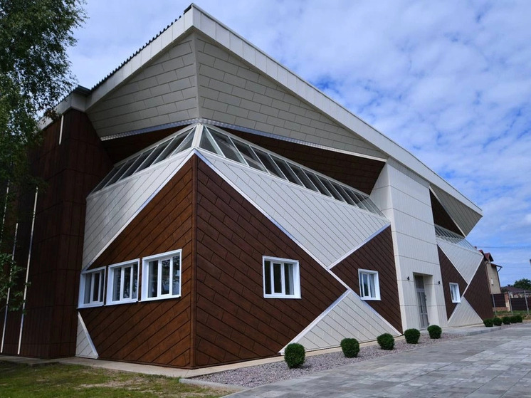 В Дорогобужском районе открываются обновленный ФОК и новый сквер при поддержке ПАО "Дорогобуж"