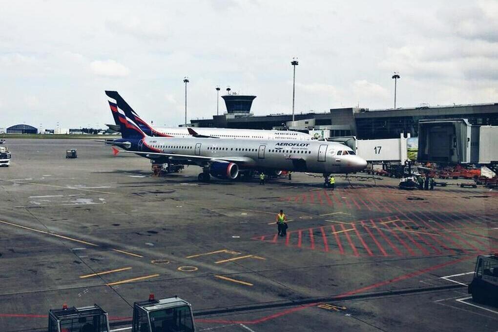 Med letom iz Moskve v Soči umrl potnik družbe Uralske letalske družbe