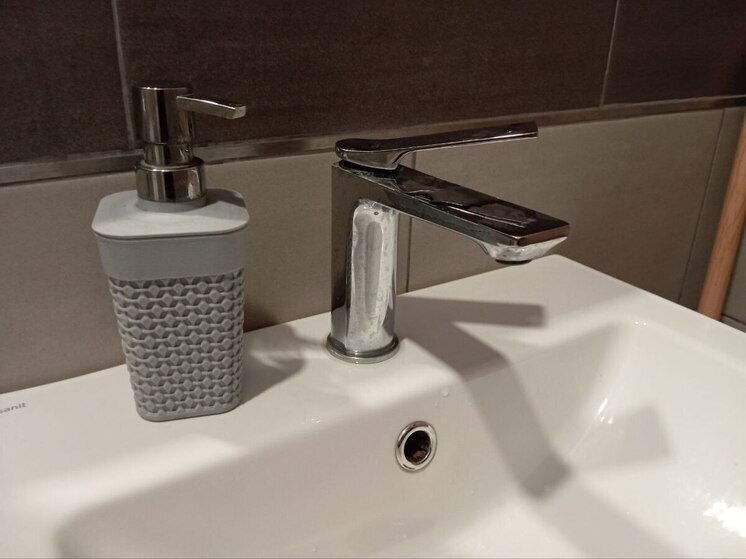 Оставшимся без водоснабжения жителям Сочи питьевую воду доставят по заявкам