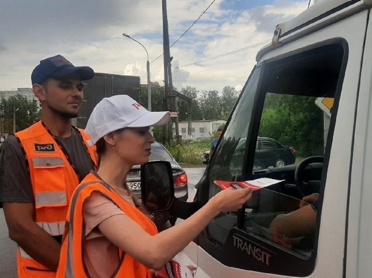 Более 400 раз автотранспорт нарушал ПДД, пересекая железнодорожные пути на СвЖД