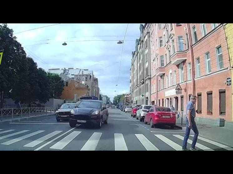 Петербургский торопыга на Porsche рисковал жизнями ради деловой встречи
