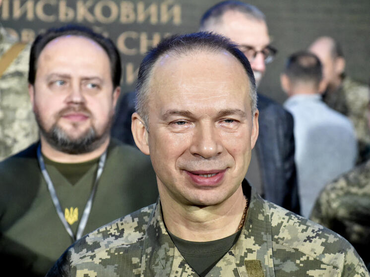РИА: главком ВСУ Сырский будет арестован, если приедет в Россию к болеющему отцу