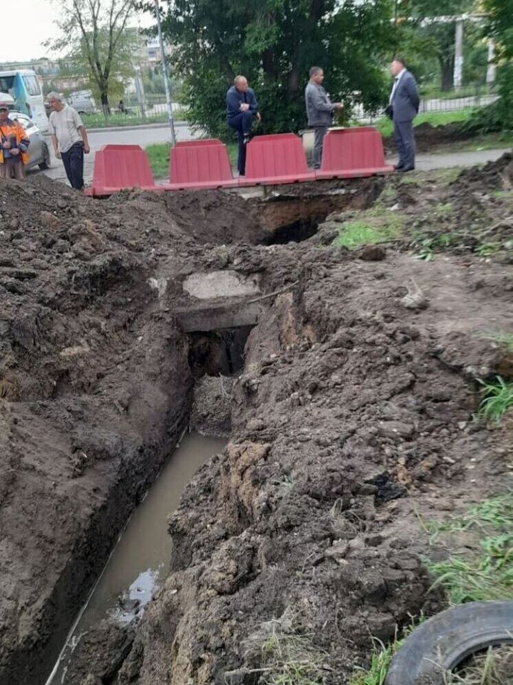 В Омске за сутки откачали свыше 500 кубометров воды после ливней