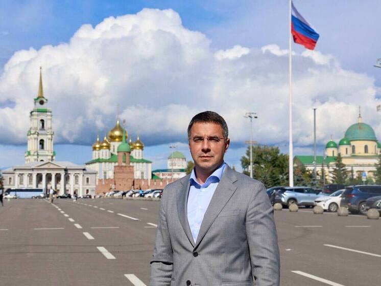 Мэр Тулы рассказал о чувствах, которые у него вызывает флаг на площади Ленина