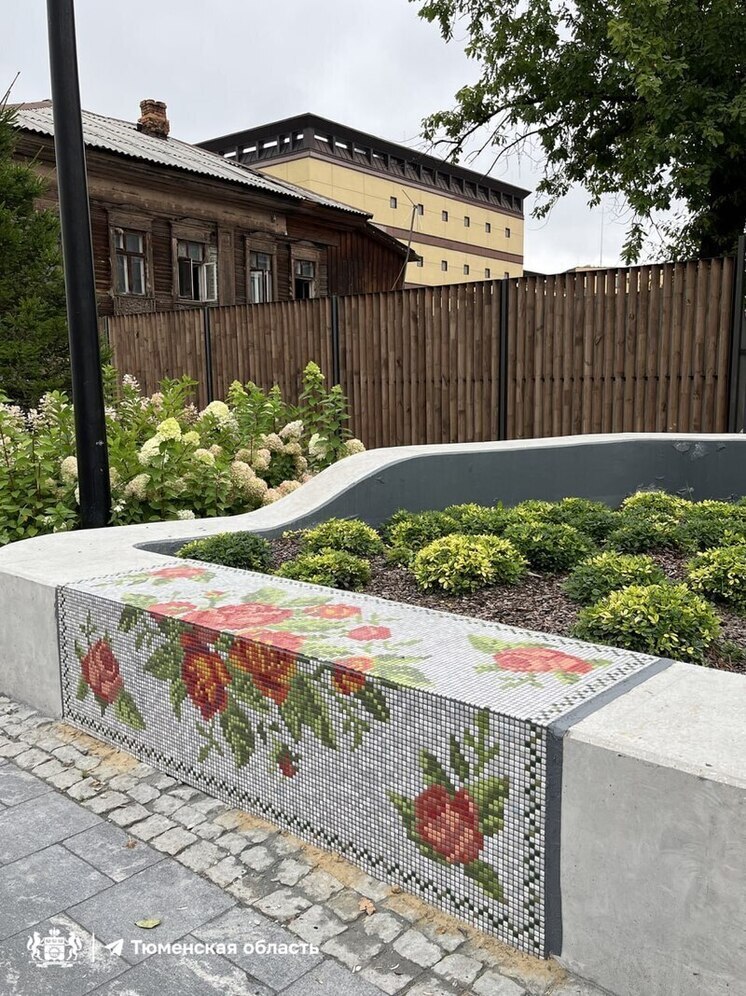 В Тюмени появилось новое мозаичное украшение города в виде ковра