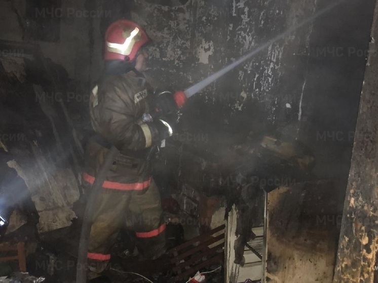 В Артемовском произошел пожар в двухэтажном доме