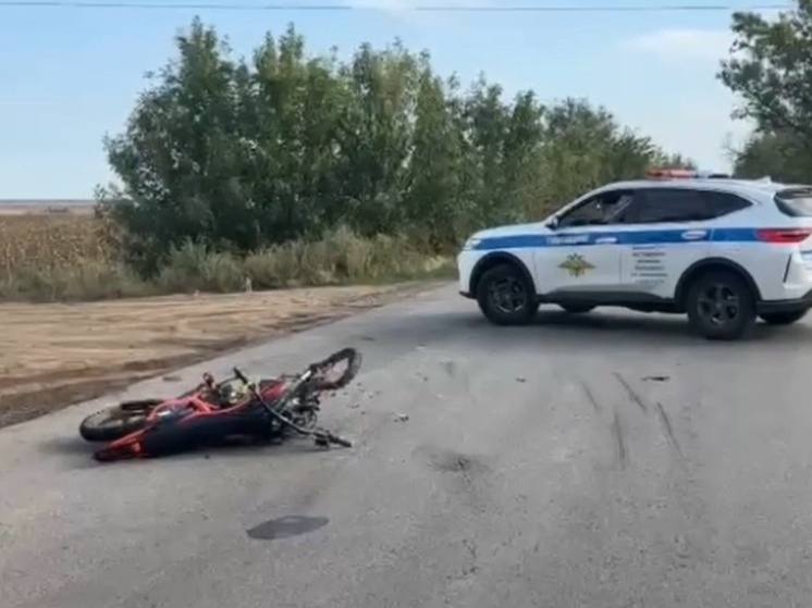 Два подростка на питбайке устроили ДТП в Волгодонске