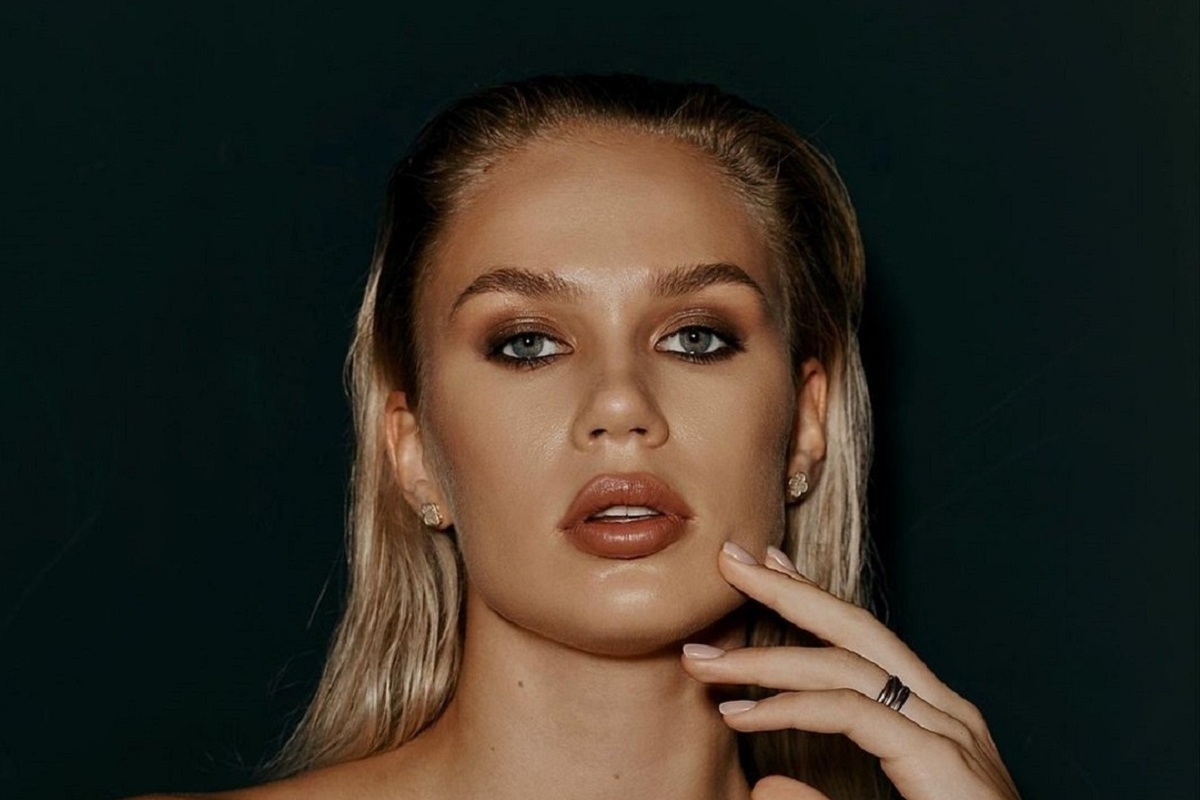 Волейболистке очень идут женственные наряды