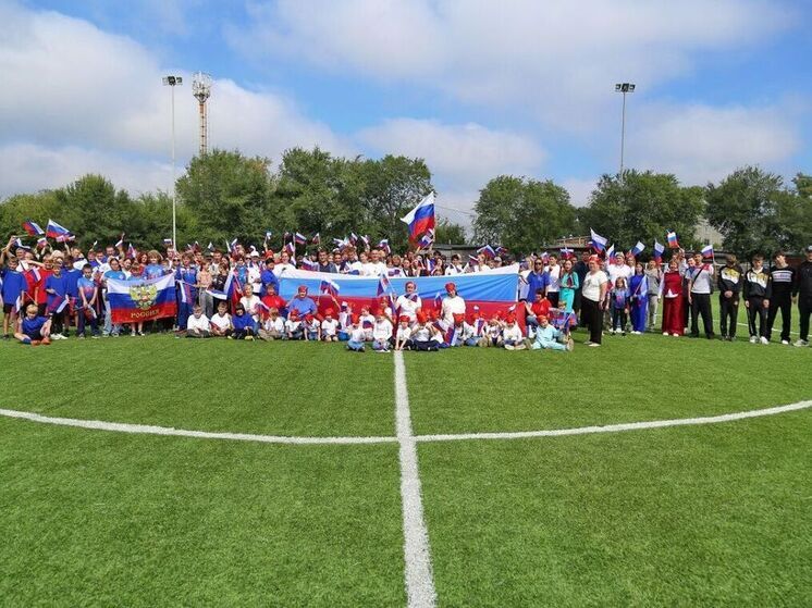 Спортсмены Хакасии объединились в «круг дружбы» в честь Дня флага России