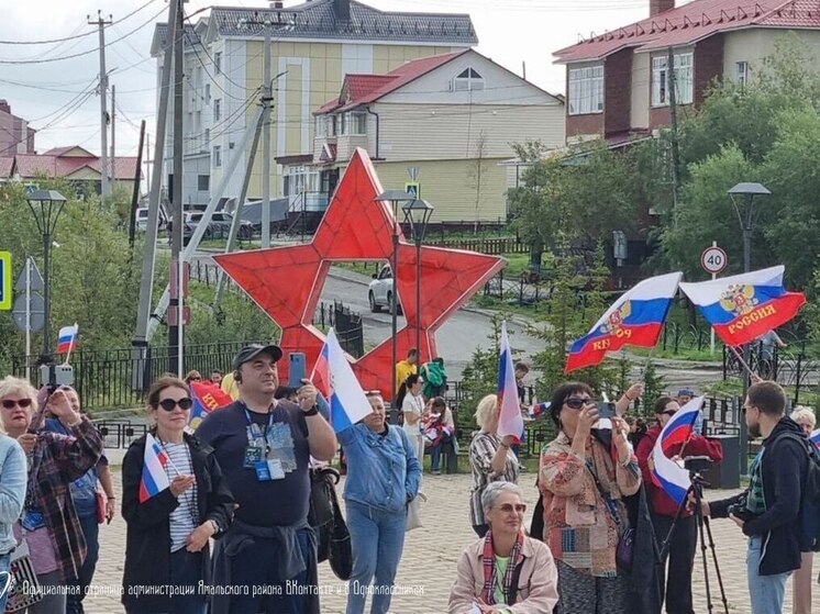 Гости из регионов России приплыли в Салемал на «Северной сказке»