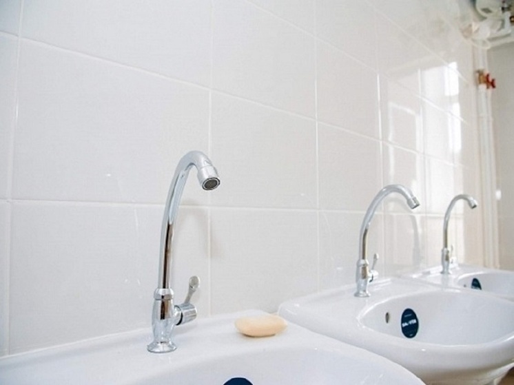 В Ахтубинском районе Астраханской области отключили воду из-за аварии