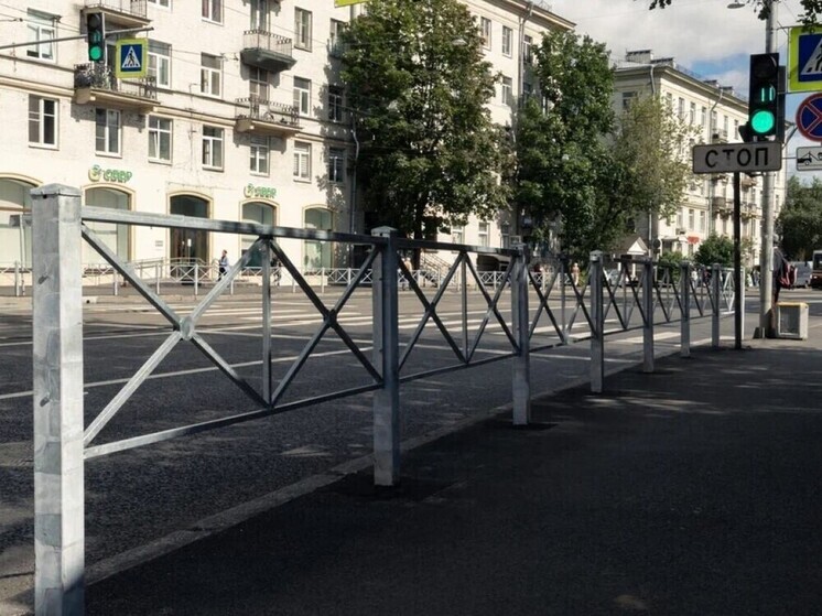 Улица Савушкина в Петербурге обновила асфальт и готова к свиданиям с пробками