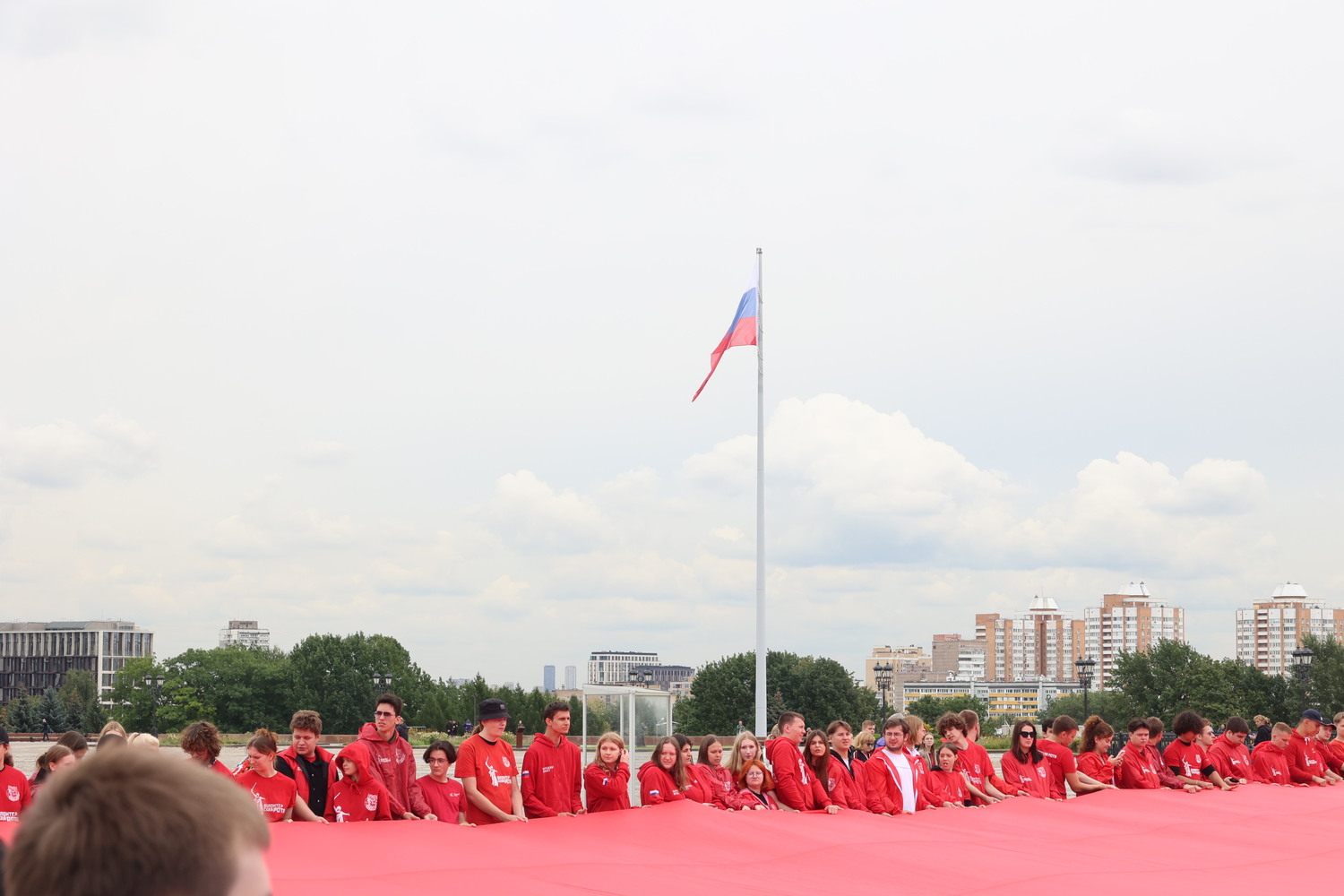 Молодежь держит рекордный триколор