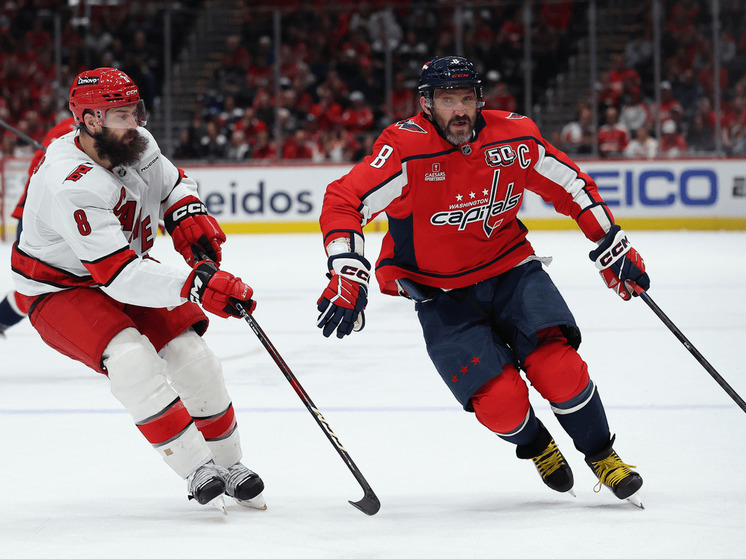 Ovechkin received a golden stick from Moscow Dynamo