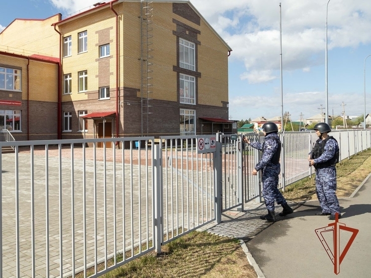 В Хакасии росгвардейцы пересчитывают видеокамеры в школах