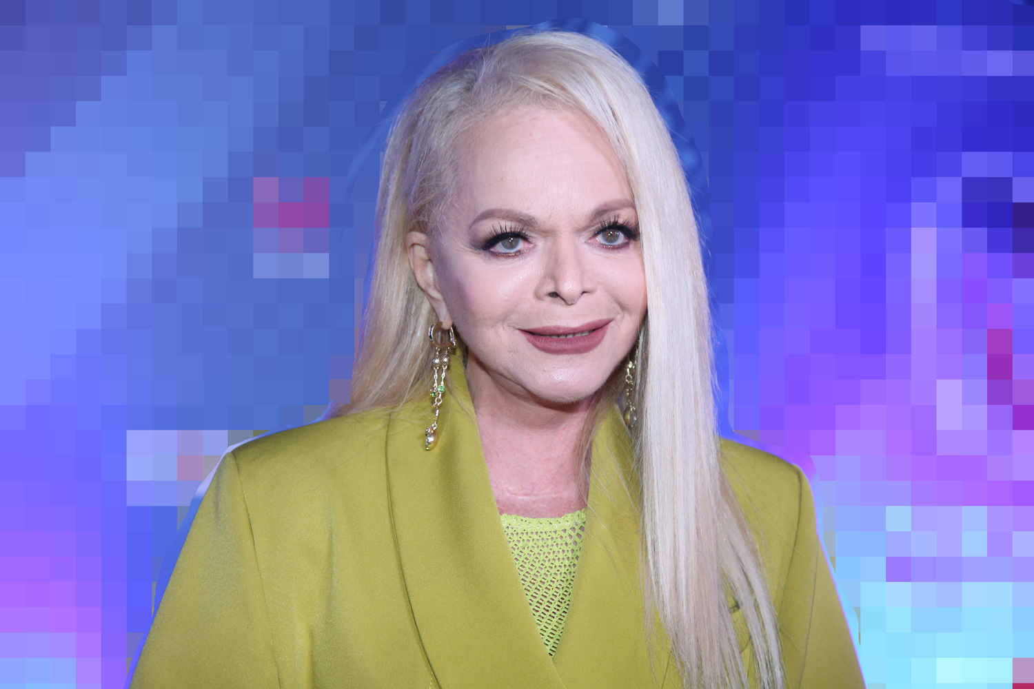 Лариса Долина с гостьей на сцене