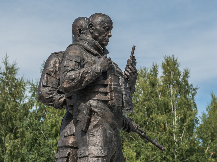 В Новосибирске почтили память Евгения Пригожина и бойцов ЧВК «Вагнер»