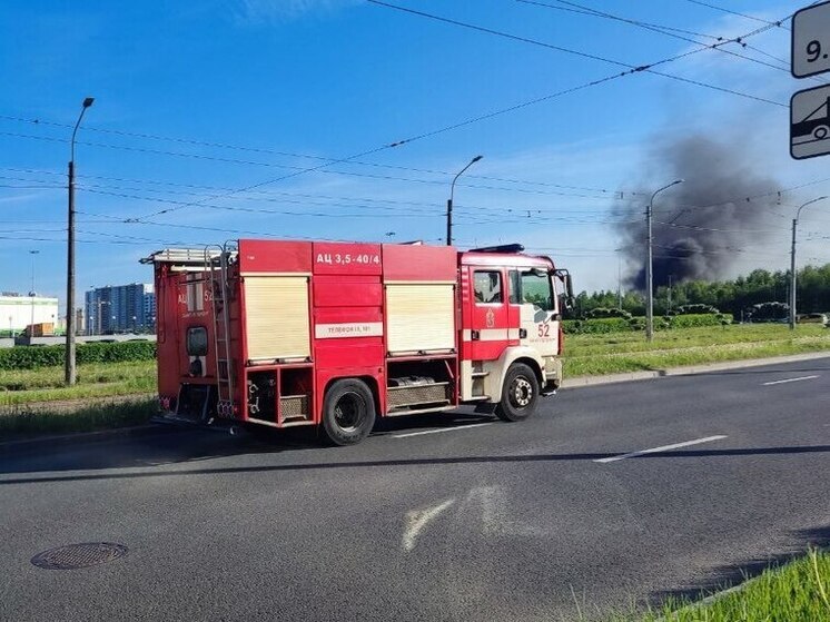 За сутки ленинградские пожарные потушили 9 возгораний