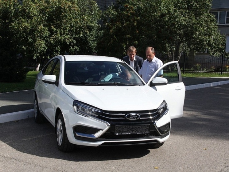 Алтайские медучреждения получили новые автомобили