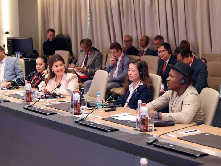 Ликсутов представил зарубежным делегатам московский кластер электромобилестроения