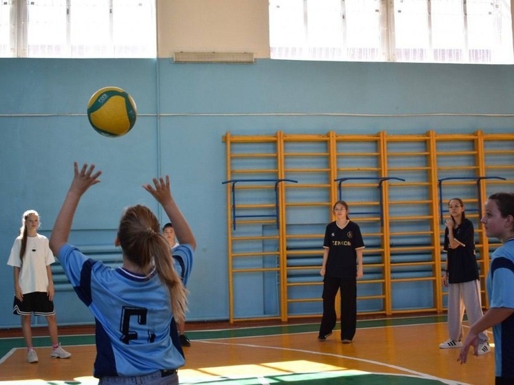 В Калмыкии продолжаются муниципальные этапы фестиваля детского дворового волейбола